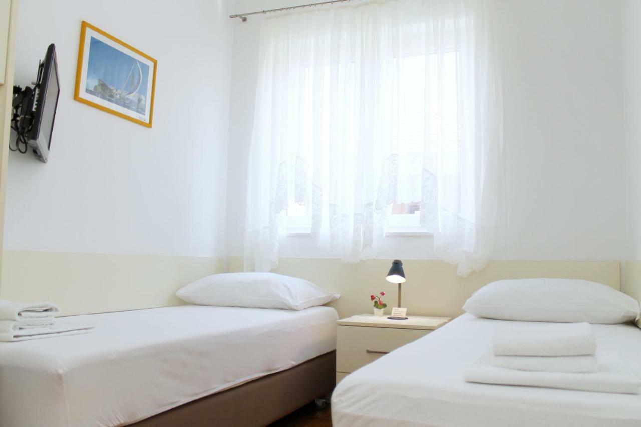 Mito Rooms And Apartments Трогир Экстерьер фото